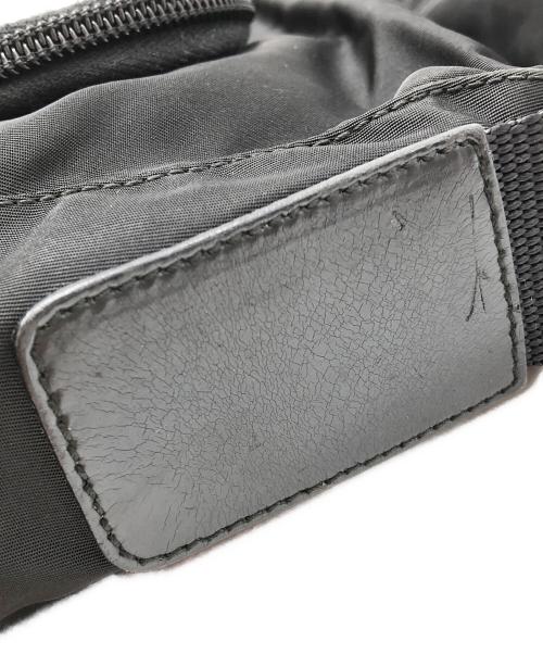 PRADA（プラダ）PRADA (プラダ) ナイロンショルダーバッグ ブラックの古着・服飾アイテム