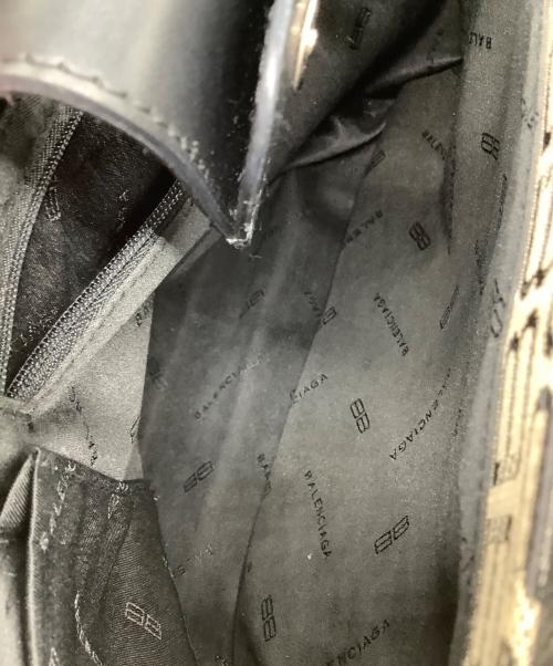 BALENCIAGA（バレンシアガ）BALENCIAGA (バレンシアガ) ハンドバッグ ベージュ×ブラックの古着・服飾アイテム