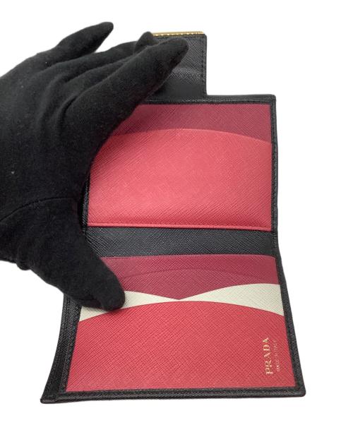 PRADA（プラダ）PRADA (プラダ) 3つ折り財布 ブラックの古着・服飾アイテム