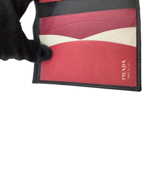 PRADA（プラダ）PRADA (プラダ) 3つ折り財布 ブラックの古着・服飾アイテム