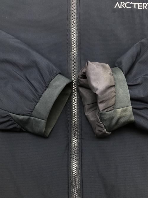 ARC'TERYX（アークテリクス）ARC'TERYX (アークテリクス) ATOM LT JACKET ネイビー サイズ:Ｍの古着・服飾アイテム