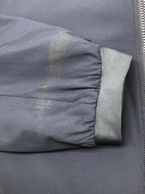 ARC'TERYX（アークテリクス）ARC'TERYX (アークテリクス) ATOM LT JACKET ネイビー サイズ:Ｍの古着・服飾アイテム