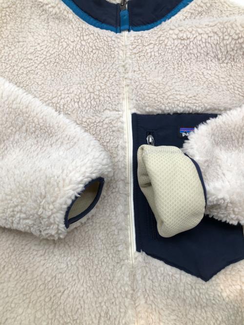 Patagonia（パタゴニア）Patagonia (パタゴニア) クラシック・レトロＸ・ジャケット　SP22 アイボリー×ネイビー サイズ:Lの古着・服飾アイテム