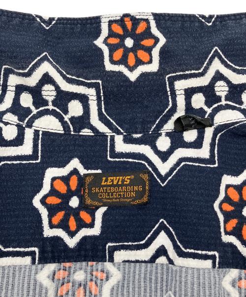 LEVI'S（リーバイス）LEVI'S (リーバイス) 半袖シャツ　花柄 ネイビー×ホワイト サイズ:Lの古着・服飾アイテム