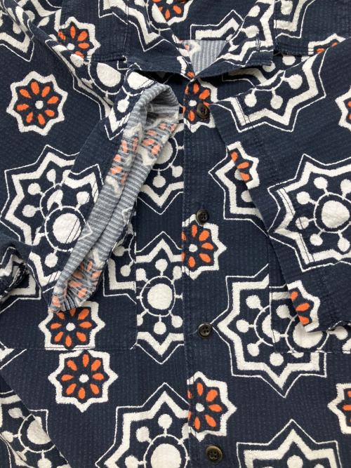 LEVI'S（リーバイス）LEVI'S (リーバイス) 半袖シャツ　花柄 ネイビー×ホワイト サイズ:Lの古着・服飾アイテム