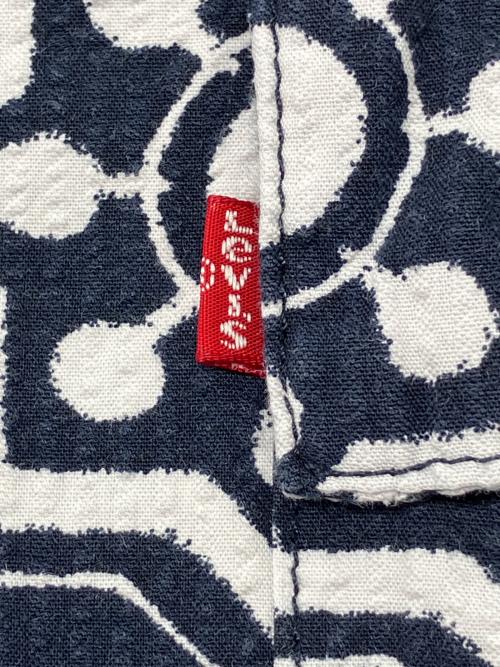 LEVI'S（リーバイス）LEVI'S (リーバイス) 半袖シャツ　花柄 ネイビー×ホワイト サイズ:Lの古着・服飾アイテム
