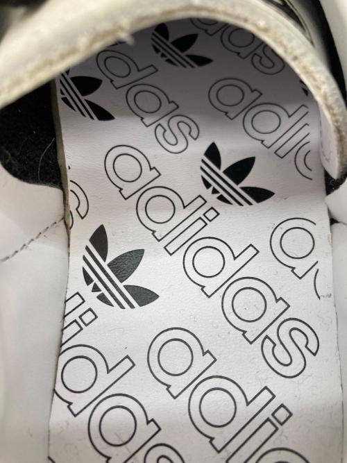 adidas（アディダス）adidas (アディダス) スニーカー ベージュ×ブラック サイズ:26の古着・服飾アイテム