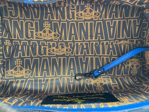 Vivienne Westwood ANGLOMANIA（ヴィヴィアンウエストウッドアングロマニア）Vivienne Westwood ANGLOMANIA (ヴィヴィアンウエストウッドアングロマニア) 2WAYバッグ ブルー×ブラックの古着・服飾アイテム