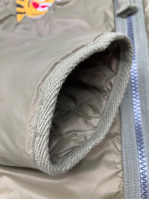 BEAMS Lights（ビームスライト）BEAMS Lights (ビームスライト) TAION (タイオン) ダウンジャケット ベトジャン リバーシブル インナーダウン 刺繍装飾 2023年モデル カーキ サイズ:Ｍの古着・服飾アイテム