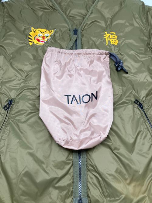 BEAMS Lights（ビームスライト）BEAMS Lights (ビームスライト) TAION (タイオン) ダウンジャケット ベトジャン リバーシブル インナーダウン 刺繍装飾 2023年モデル カーキ サイズ:Ｍの古着・服飾アイテム