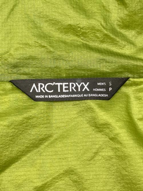 ARC'TERYX（アークテリクス）ARC'TERYX (アークテリクス) ATOM AR HOODY カーキ サイズ:Sの古着・服飾アイテム