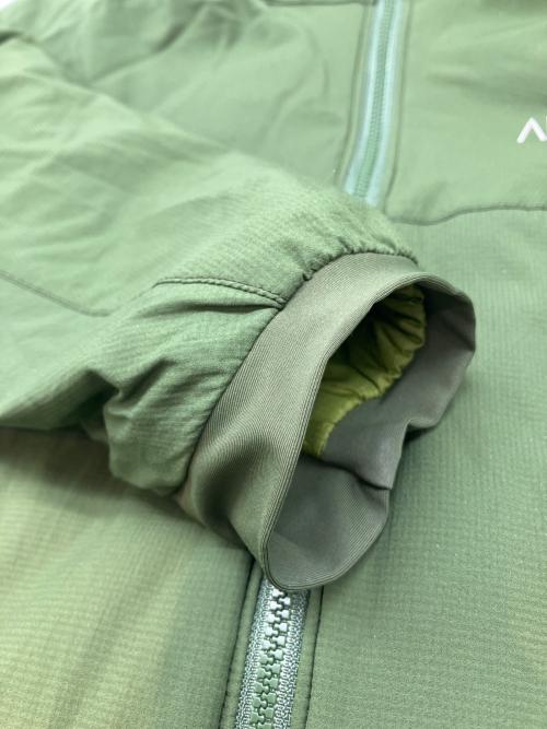 ARC'TERYX（アークテリクス）ARC'TERYX (アークテリクス) ATOM AR HOODY カーキ サイズ:Sの古着・服飾アイテム