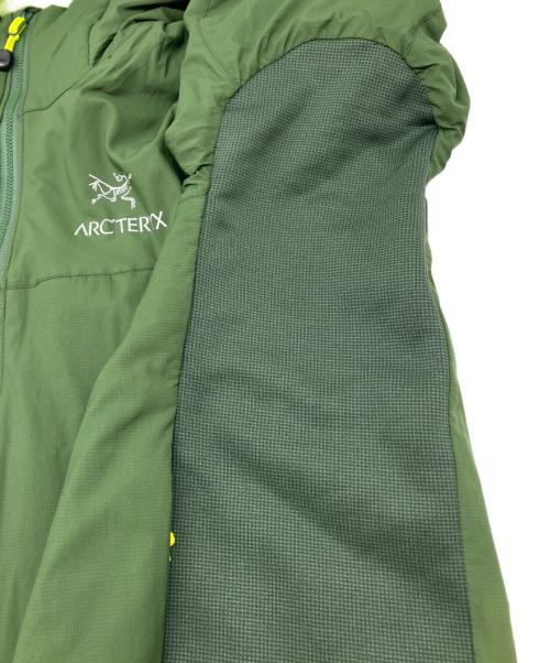 ARC'TERYX（アークテリクス）ARC'TERYX (アークテリクス) ATOM AR HOODY カーキ サイズ:Sの古着・服飾アイテム