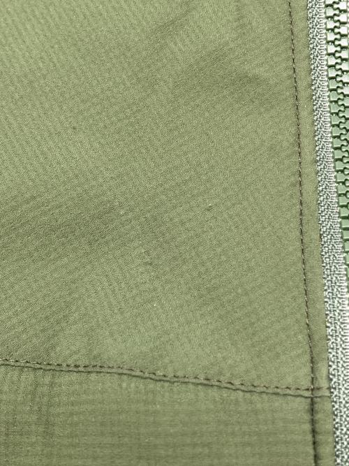 ARC'TERYX（アークテリクス）ARC'TERYX (アークテリクス) ATOM AR HOODY カーキ サイズ:Sの古着・服飾アイテム