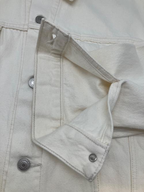 LEVI'S（リーバイス）LEVI'S (リーバイス) トラッカージャケット ホワイト サイズ:XLの古着・服飾アイテム