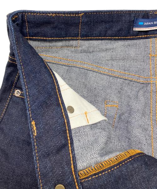JAPAN BLUE JEANS（ジャパンブルージーンズ）JAPAN BLUE JEANS (ジャパンブルージーンズ) デニムパンツ　クラシックストレートモデル 14.8oz ハードデニム セルヴィッチ インディゴ サイズ:28 未使用品の古着・服飾アイテム