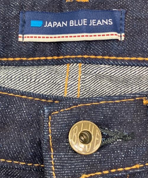 JAPAN BLUE JEANS（ジャパンブルージーンズ）JAPAN BLUE JEANS (ジャパンブルージーンズ) デニムパンツ　クラシックストレートモデル 14.8oz ハードデニム セルヴィッチ インディゴ サイズ:28 未使用品の古着・服飾アイテム