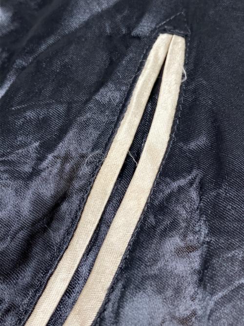 花旅楽団（ハナタビガクダン）花旅楽団 (ハナタビガクダン) リバーシブルスカジャン 虎 ブラック×グレージュ サイズ:XLの古着・服飾アイテム