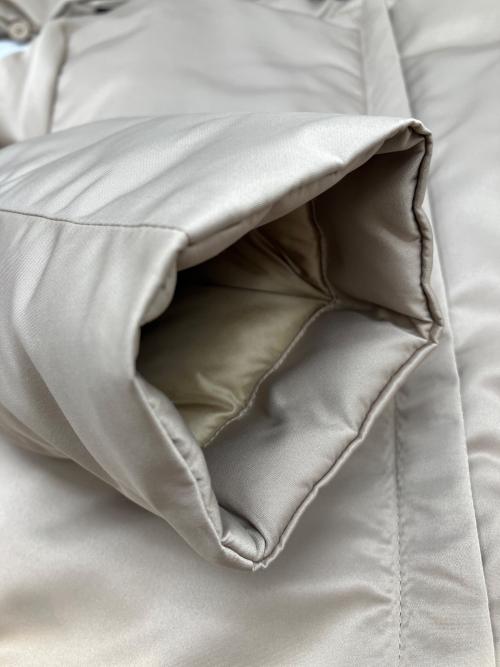 add（エーディーディー）add (エーディーディー) ダウンコート　シームレスタイプ ベージュ サイズ:38の古着・服飾アイテム