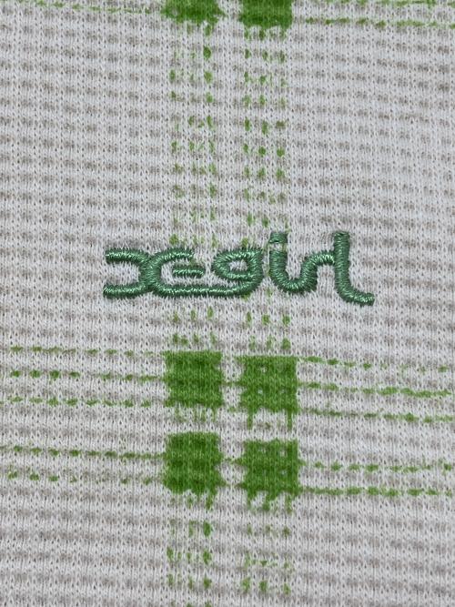 X-GIRL（エックスガール）X-GIRL (エックスガール) 半袖カットソー　夏物 アイボリー×グリーン サイズ:Ｍ 未使用品の古着・服飾アイテム