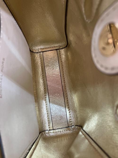 MICHAEL KORS（マイケル・コース）MICHAEL KORS (マイケル・コース) 	エクストラスモールクロスボディバッグ アイボリー×ブラウンの古着・服飾アイテム