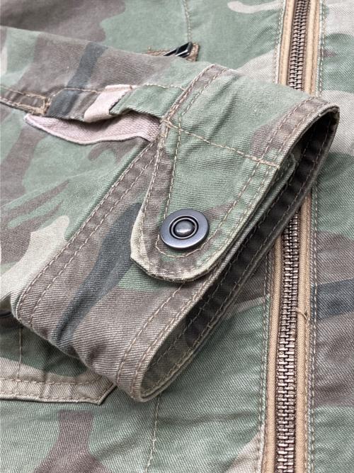 AVIREX（アヴィレックス）AVIREX (アヴィレックス) ミリタリージャケット　カモフラージュ柄 カーキ サイズ:2XLの古着・服飾アイテム