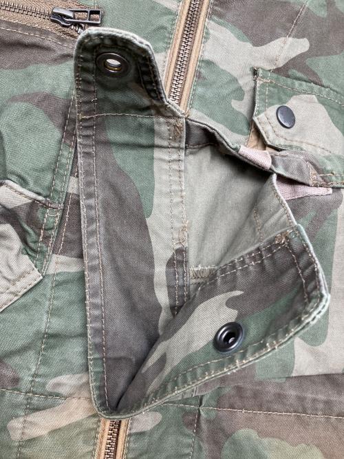 AVIREX（アヴィレックス）AVIREX (アヴィレックス) ミリタリージャケット　カモフラージュ柄 カーキ サイズ:2XLの古着・服飾アイテム