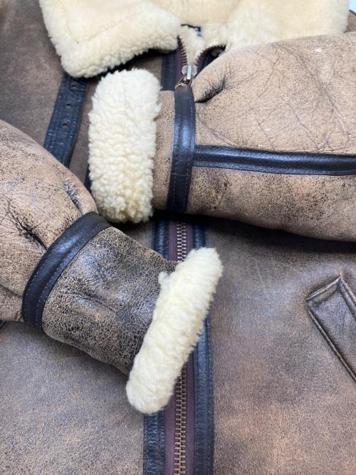 AVIREX（アヴィレックス）AVIREX (アヴィレックス) B-3ムートンジャケット ホワイト×ブラウン サイズ:42の古着・服飾アイテム