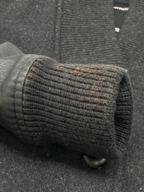 DIESEL（ディーゼル）DIESEL (ディーゼル) スタジャン グレー×レッド サイズ:Sの古着・服飾アイテム