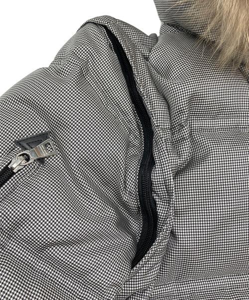 BURBERRY BLACK LABEL（バーバリーブラックレーベル）BURBERRY BLACK LABEL (バーバリーブラックレーベル) ダウンジャケット　袖着脱可能 グレー サイズ:Ｍの古着・服飾アイテム