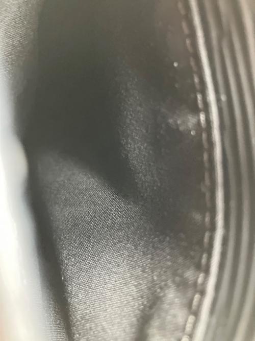 Vivienne Westwood（ヴィヴィアンウエストウッド）Vivienne Westwood (ヴィヴィアンウエストウッド) フロウ ブラックの古着・服飾アイテム