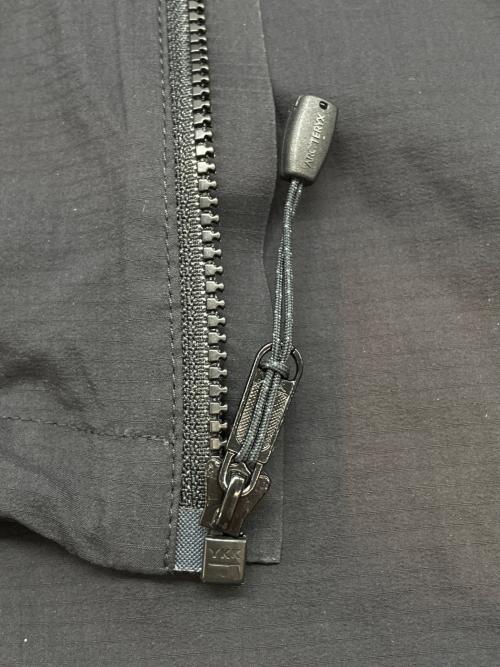 ARC'TERYX（アークテリクス）ARC'TERYX (アークテリクス) スコーミッシュフーディー ブラック サイズ:Ｍの古着・服飾アイテム