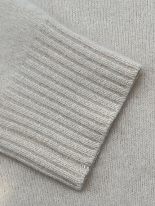 anuans（アニュアンス）anuans (アニュアンス) 厚手ニット　ラクーンボートネックニットプルオーバー ベージュ サイズ:Fの古着・服飾アイテム