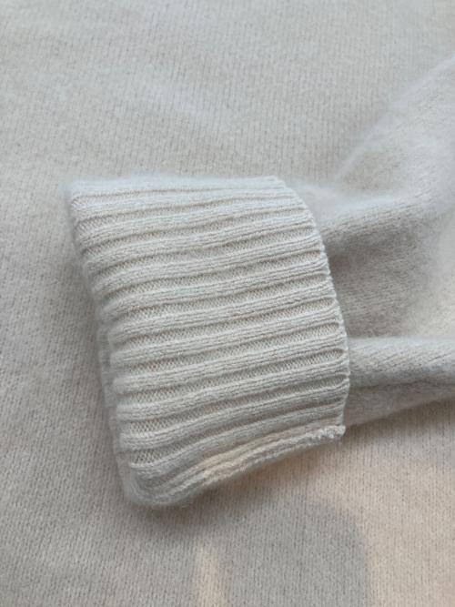 anuans（アニュアンス）anuans (アニュアンス) 厚手ニット　ラクーンボートネックニットプルオーバー ベージュ サイズ:Fの古着・服飾アイテム