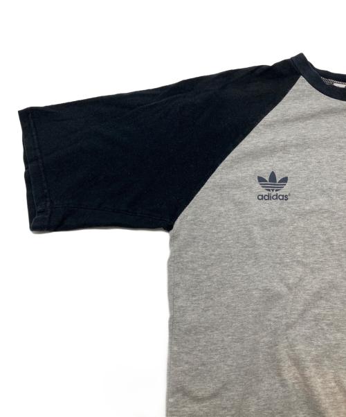 adidas（アディダス）adidas (アディダス) 80sプリントTシャツ グレー×ブラック サイズ:98-6(JASPOO）の古着・服飾アイテム
