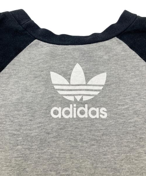 adidas（アディダス）adidas (アディダス) 80sプリントTシャツ グレー×ブラック サイズ:98-6(JASPOO）の古着・服飾アイテム
