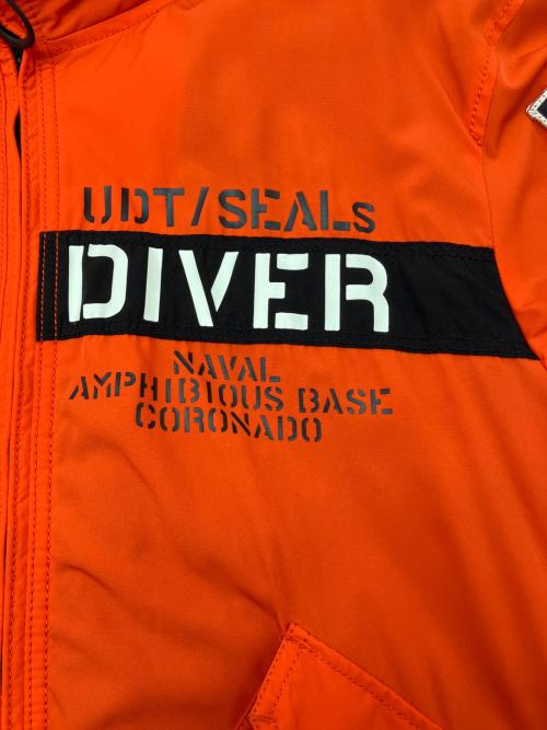 AVIREX（アヴィレックス）AVIREX (アヴィレックス) TYPE CWU JACKET オレンジ サイズ:XLの古着・服飾アイテム