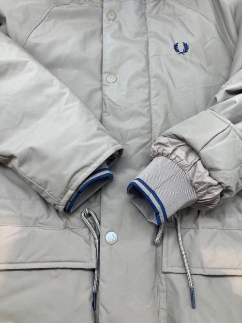 FRED PERRY（フレッドペリー）FRED PERRY (フレッドペリー) 中綿ジャケット　パテッドジップ スルージャケット ベージュ サイズ:Sの古着・服飾アイテム