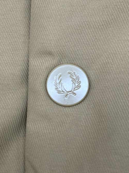 FRED PERRY（フレッドペリー）FRED PERRY (フレッドペリー) 中綿ジャケット　パテッドジップ スルージャケット ベージュ サイズ:Sの古着・服飾アイテム