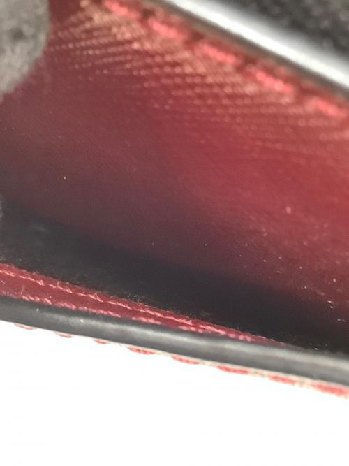 MARC JACOBS（マークジェイコブズ）MARC JACOBS (マークジェイコブズ) スナップショット レッド×ホワイト×ブラック×ゴールドの古着・服飾アイテム