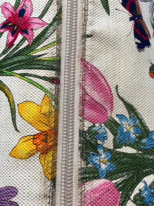 GUCCI（グッチ）GUCCI (グッチ) ショルダーバッグ　フローラ アイボリー×ベージュの古着・服飾アイテム