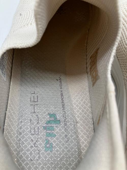 SKECHERS（スケッチャーズ）SKECHERS (スケッチャーズ) スリッポン ベージュ×ホワイト サイズ:SIZE 25.5cmの古着・服飾アイテム