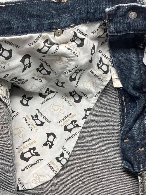 DOG TOWN（ドッグ タウン）DOG TOWN (ドッグ タウン) ダメージ加工デニムパンツ　黒龍 インディゴ サイズ:Lの古着・服飾アイテム