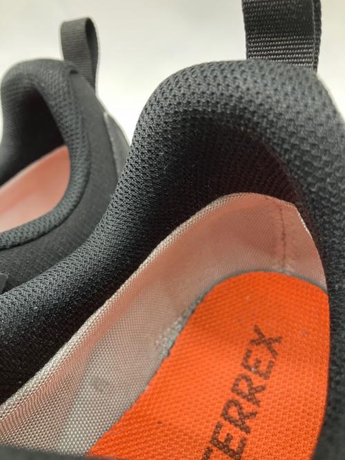 adidas（アディダス）adidas (アディダス) ハイキングシューズ ブラック サイズ:25.5の古着・服飾アイテム