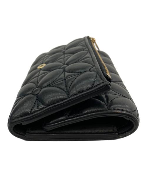 LOUIS VUITTON（ルイ ヴィトン）LOUIS VUITTON (ルイ ヴィトン) ポルトフォイユ・カプシーヌコンパクト	フラワーキルティング ブラック×ゴールドの古着・服飾アイテム