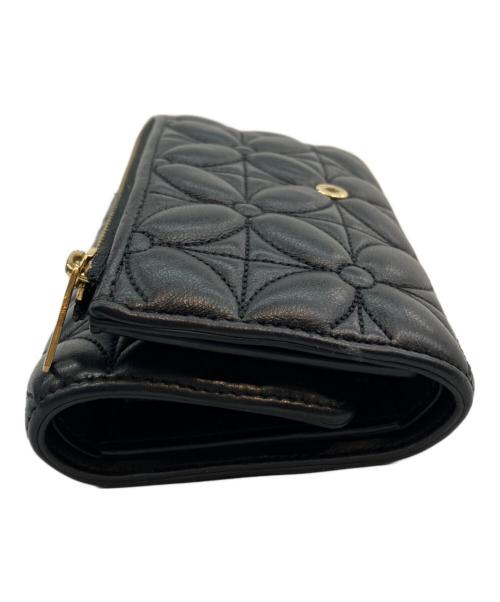 LOUIS VUITTON（ルイ ヴィトン）LOUIS VUITTON (ルイ ヴィトン) ポルトフォイユ・カプシーヌコンパクト	フラワーキルティング ブラック×ゴールドの古着・服飾アイテム