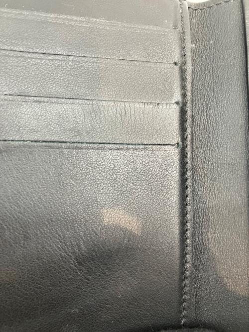 LOUIS VUITTON（ルイ ヴィトン）LOUIS VUITTON (ルイ ヴィトン) ポルトフォイユ・カプシーヌコンパクト	フラワーキルティング ブラック×ゴールドの古着・服飾アイテム