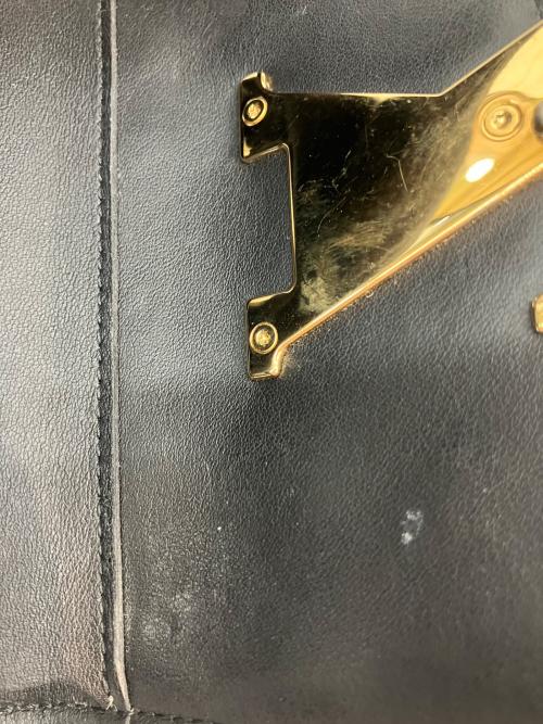 LOUIS VUITTON（ルイ ヴィトン）LOUIS VUITTON (ルイ ヴィトン) ポルトフォイユ・カプシーヌコンパクト	フラワーキルティング ブラック×ゴールドの古着・服飾アイテム