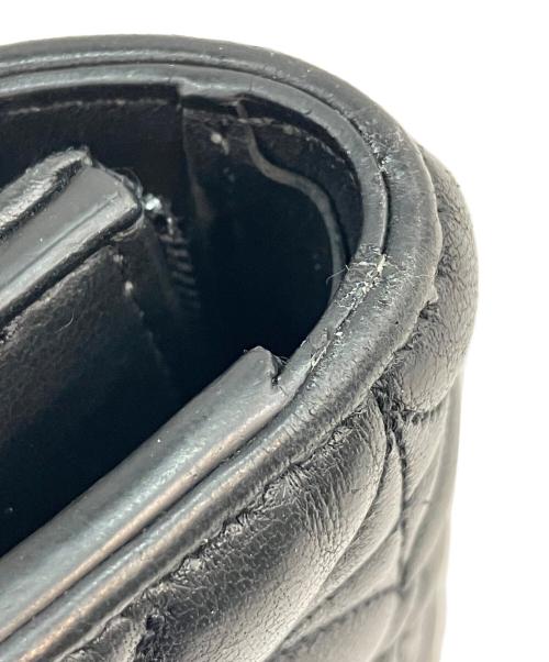 LOUIS VUITTON（ルイ ヴィトン）LOUIS VUITTON (ルイ ヴィトン) ポルトフォイユ・カプシーヌコンパクト	フラワーキルティング ブラック×ゴールドの古着・服飾アイテム