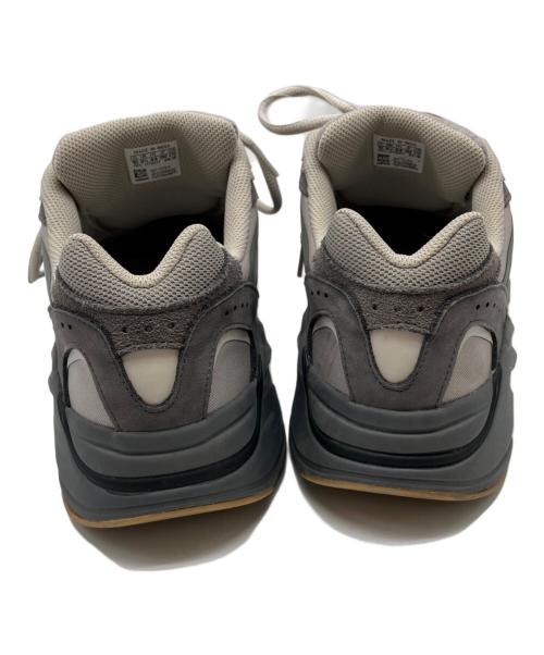 adidas（アディダス）adidas (アディダス) 	YEEZY Boost 700 V2 グレー サイズ:28の古着・服飾アイテム